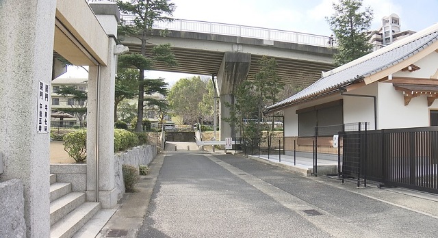 神戸市西区で陸橋から女子中学生が転落死 自殺か事故か 謎の死 直前に しんどい 通報 担任に 悩みがある 自宅に遺書 人生パルプンテ